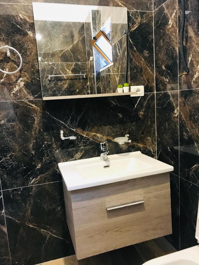 Enia'S Room Саранда Екстер'єр фото