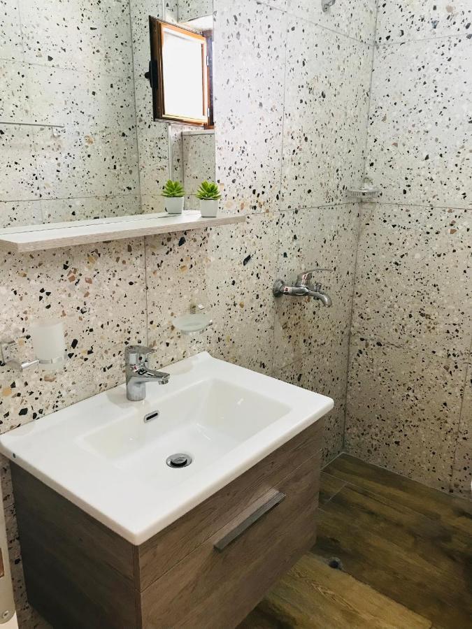 Enia'S Room Саранда Екстер'єр фото