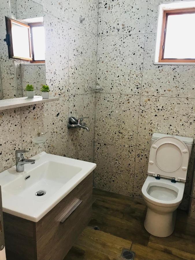 Enia'S Room Саранда Екстер'єр фото